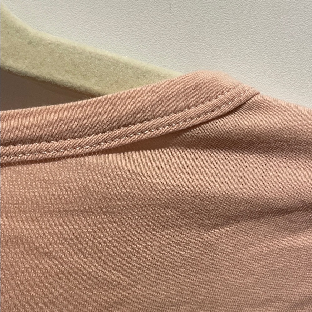 H&M Women's Short Sleeve Scoop Neck Tee in Light Pink - Picture 3 of 4